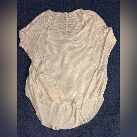 We The Free Catalina V-Neck Light Cream Knit Top - Picture 2 of 5